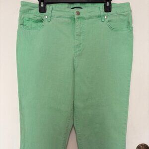 LIKE NEW WOMENS BANDOLINO MINT GREEN CAPRI JEANS. SZ. 14